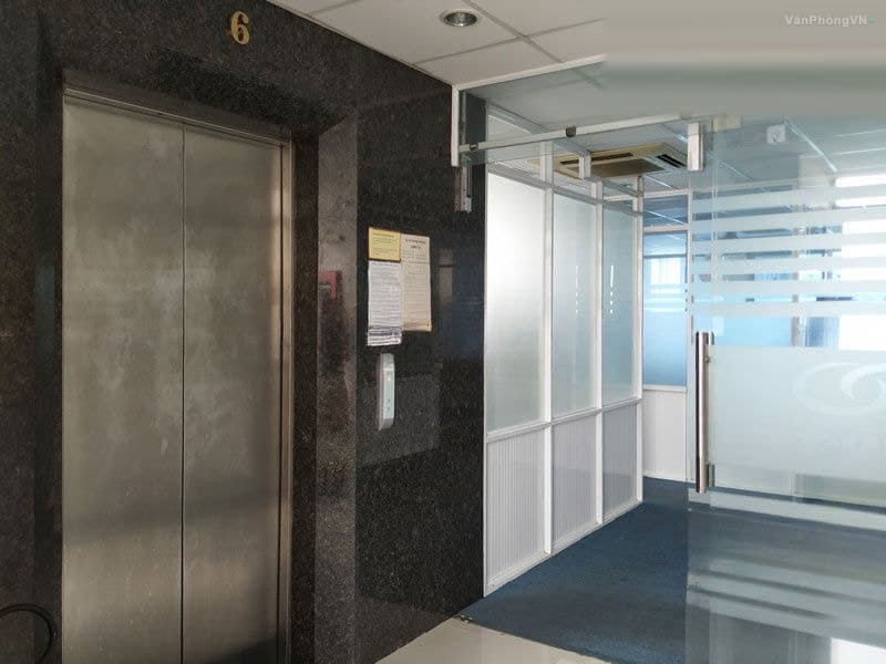 P&T Building thumbnail 3