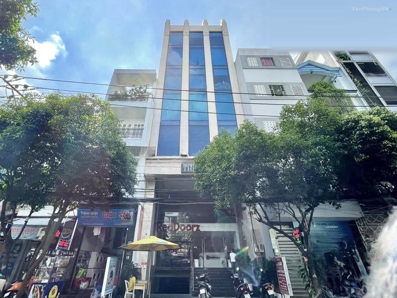 Reddoorz Building