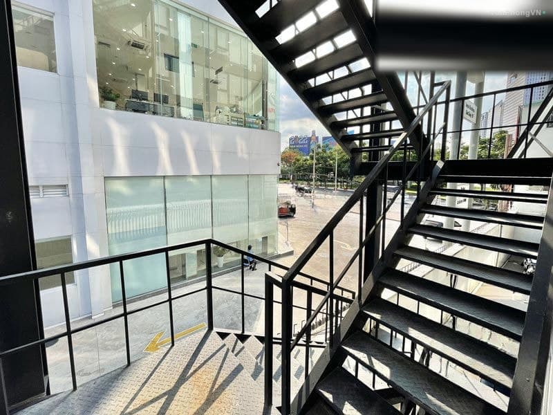 S1 Building thumbnail 4