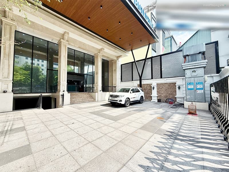 TLE Building thumbnail 4