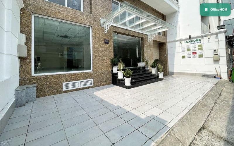 LuxHome Building thumbnail 3