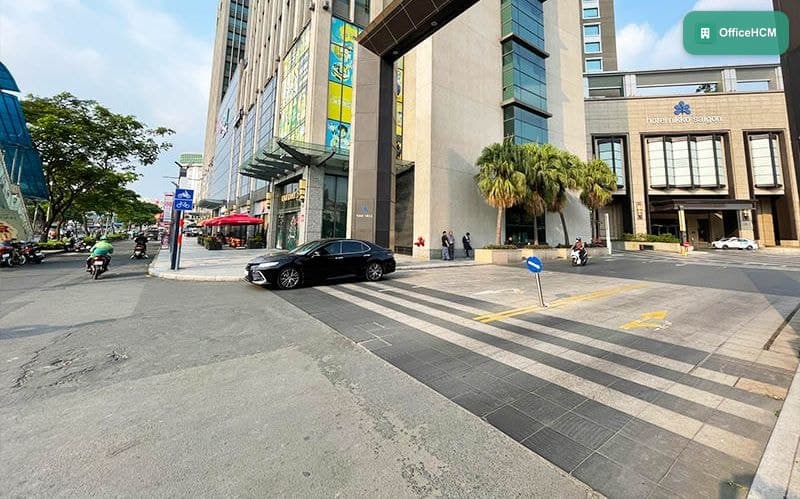 Royal Centre Tower thumbnail 2