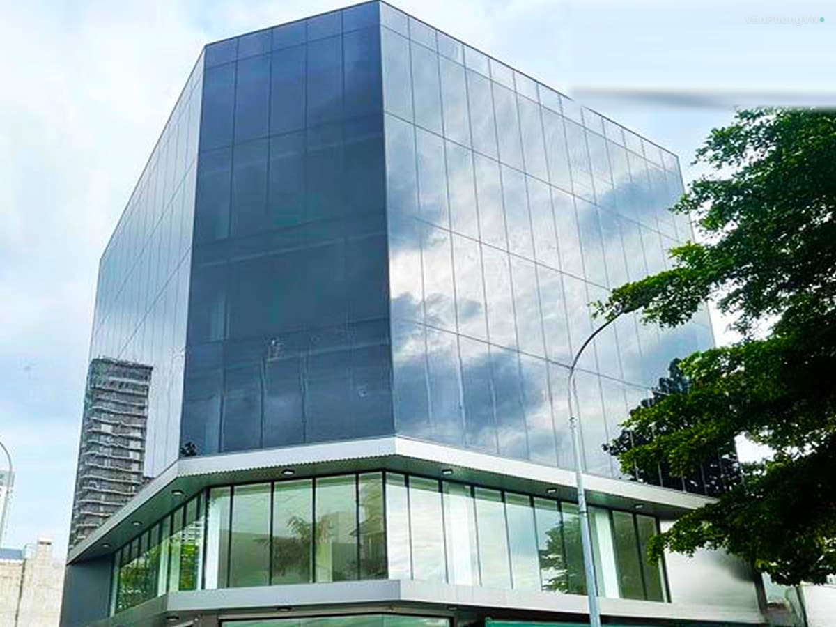 Vian Premier Building thumbnail 2