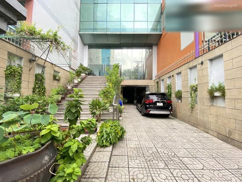 VMG Building thumbnail 4