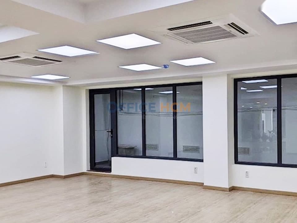 C22 Building thumbnail 3