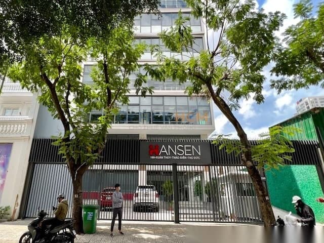 100 Xuân Thủy — ảnh 1