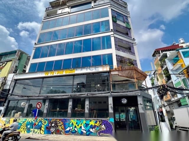 Embassy Building thumbnail 3