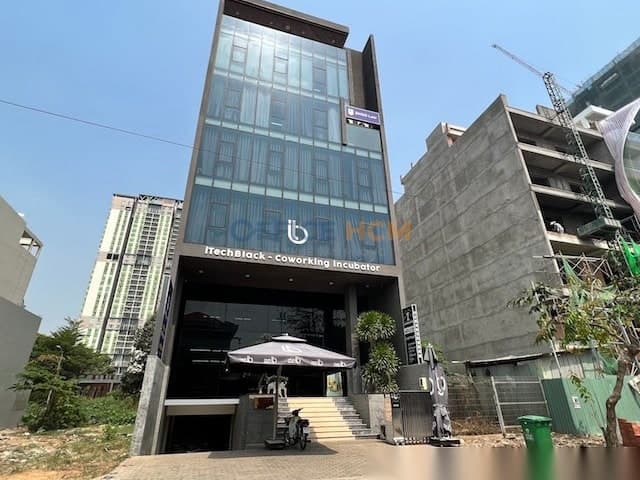 iTechBlack Building thumbnail 3