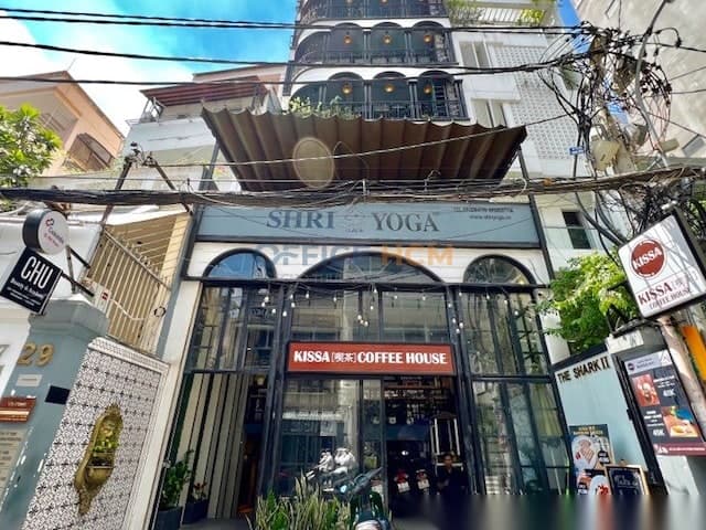 Shark Office 2 Building — ảnh 1