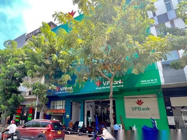 VP Bank Building thumbnail 2