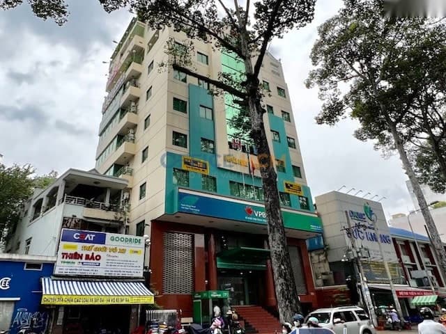 HTH Building thumbnail 4