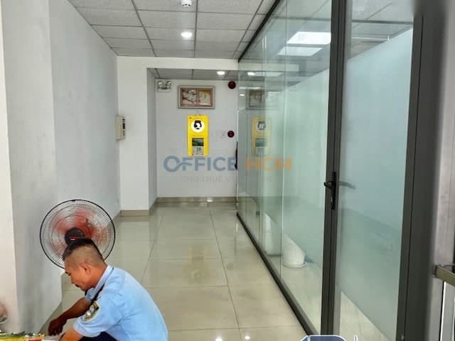 K300 Office Building thumbnail 4