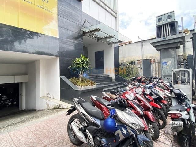 CT-IN Building thumbnail 4
