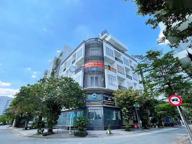 Titan Building