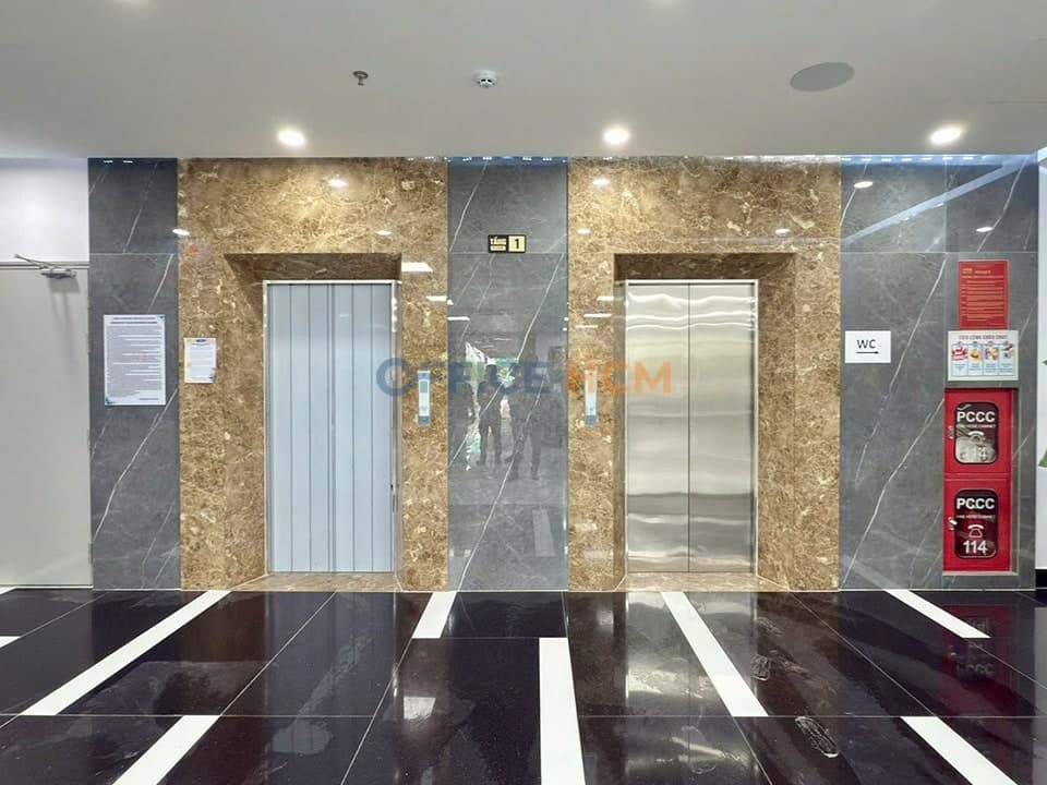 XL Building thumbnail 2