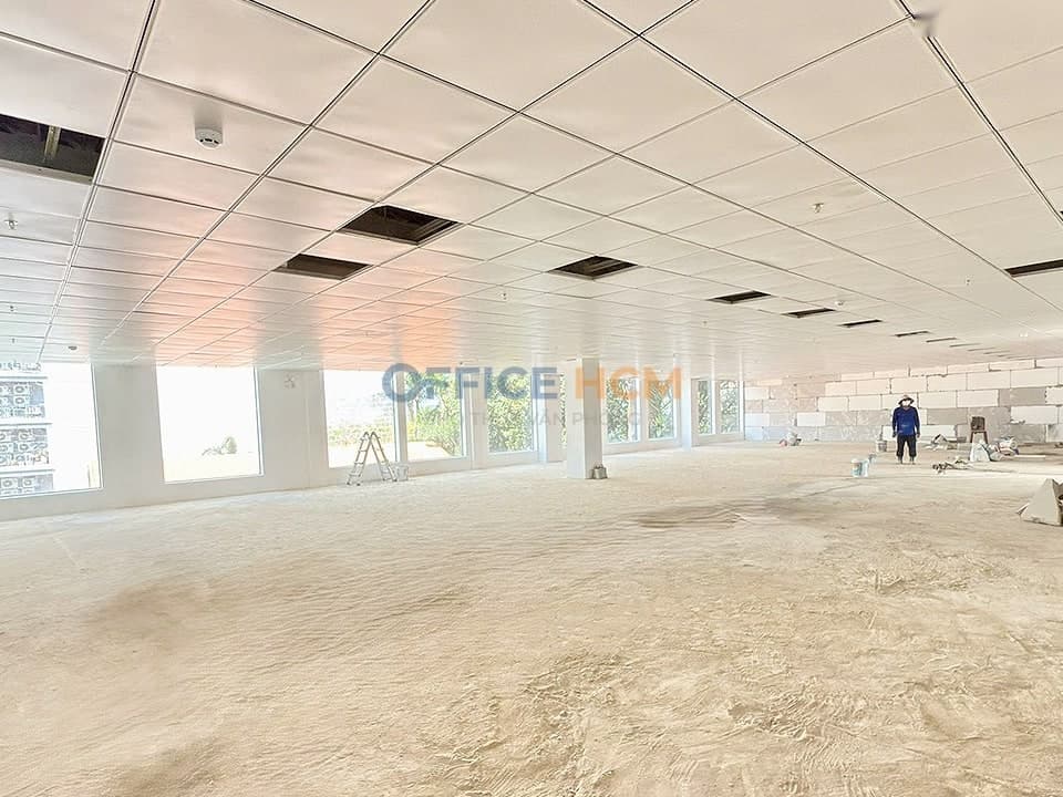 XL Building thumbnail 3