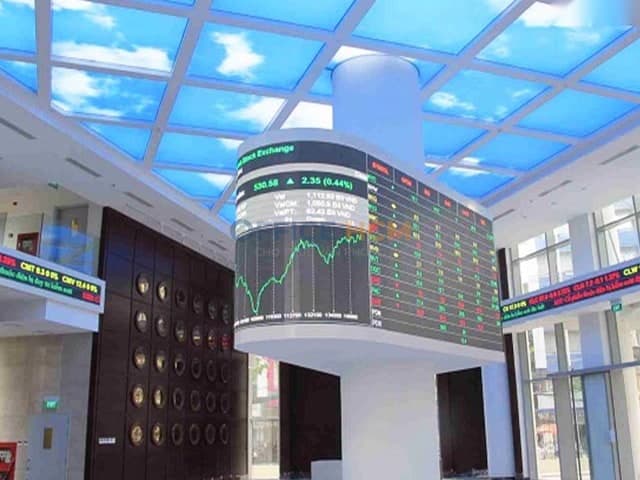 Exchange Tower thumbnail 4
