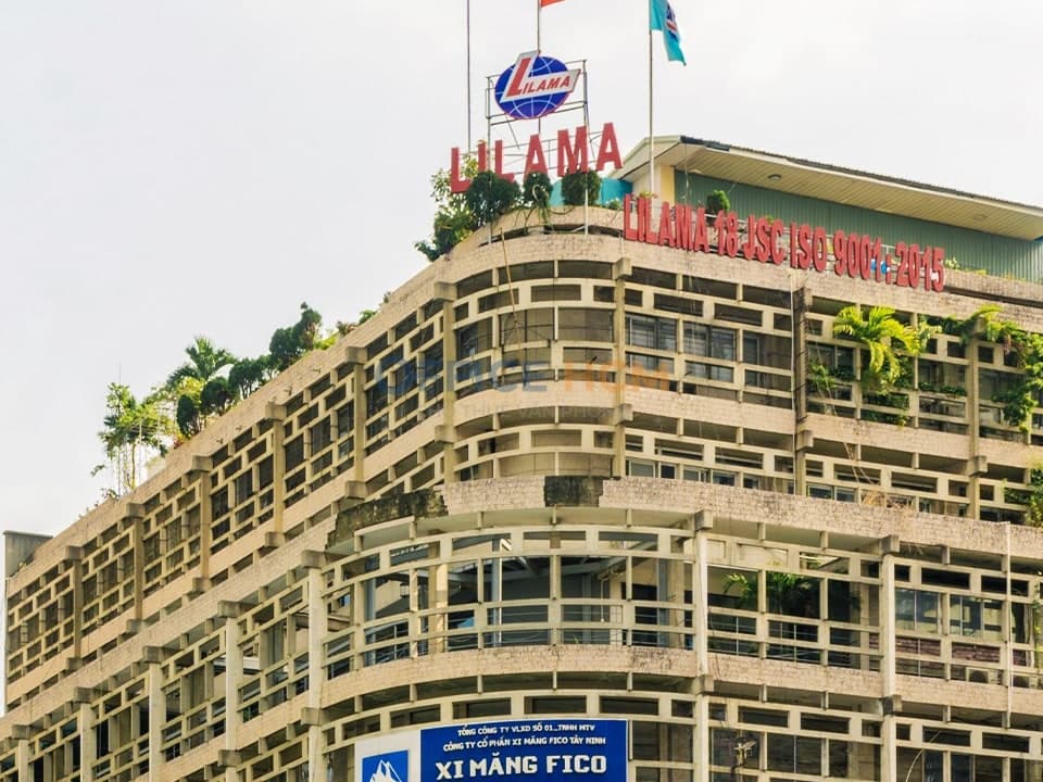 VAR Building thumbnail 3