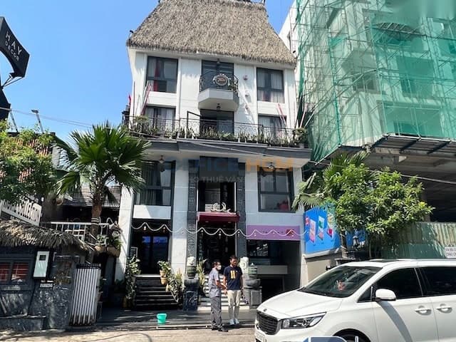 VI House Building — ảnh 1