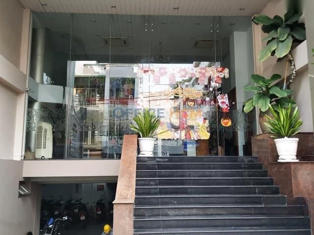 Ý Bản Office Building thumbnail 3