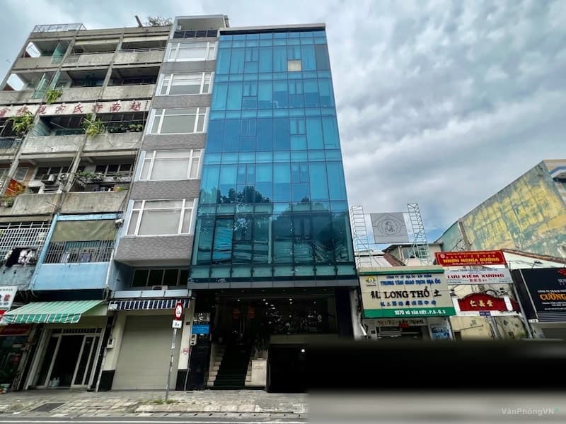 APT Office Building thumbnail 3