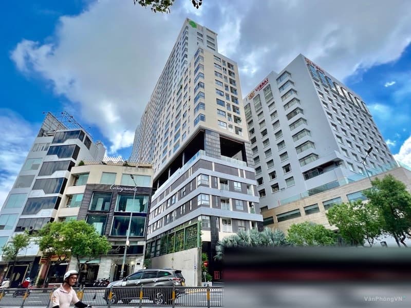 Kingston Residence thumbnail 4