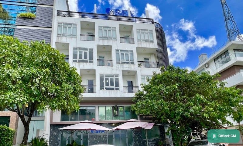 Titan Tower — ảnh 1